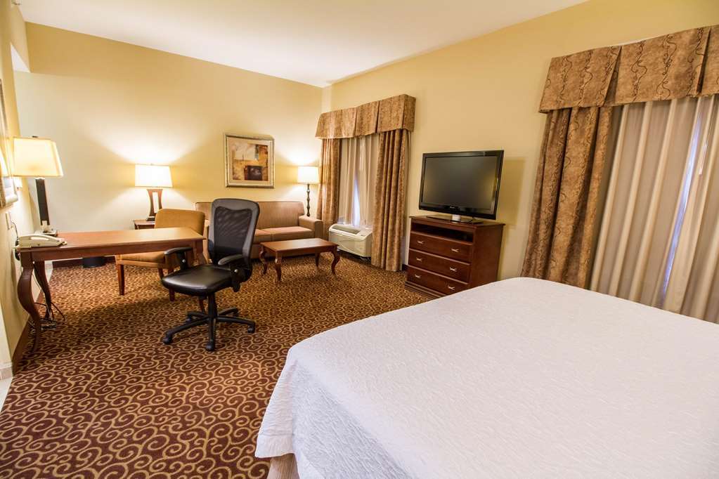 Hampton Inn & Suites Oklahoma City - South Room photo