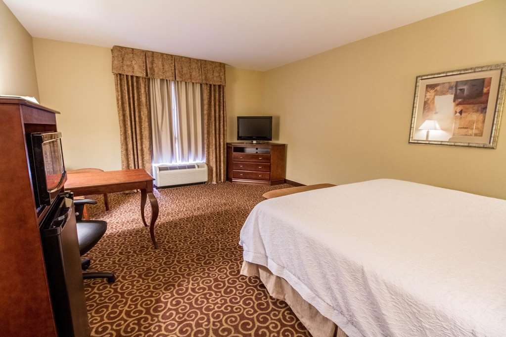 Hampton Inn & Suites Oklahoma City - South Room photo